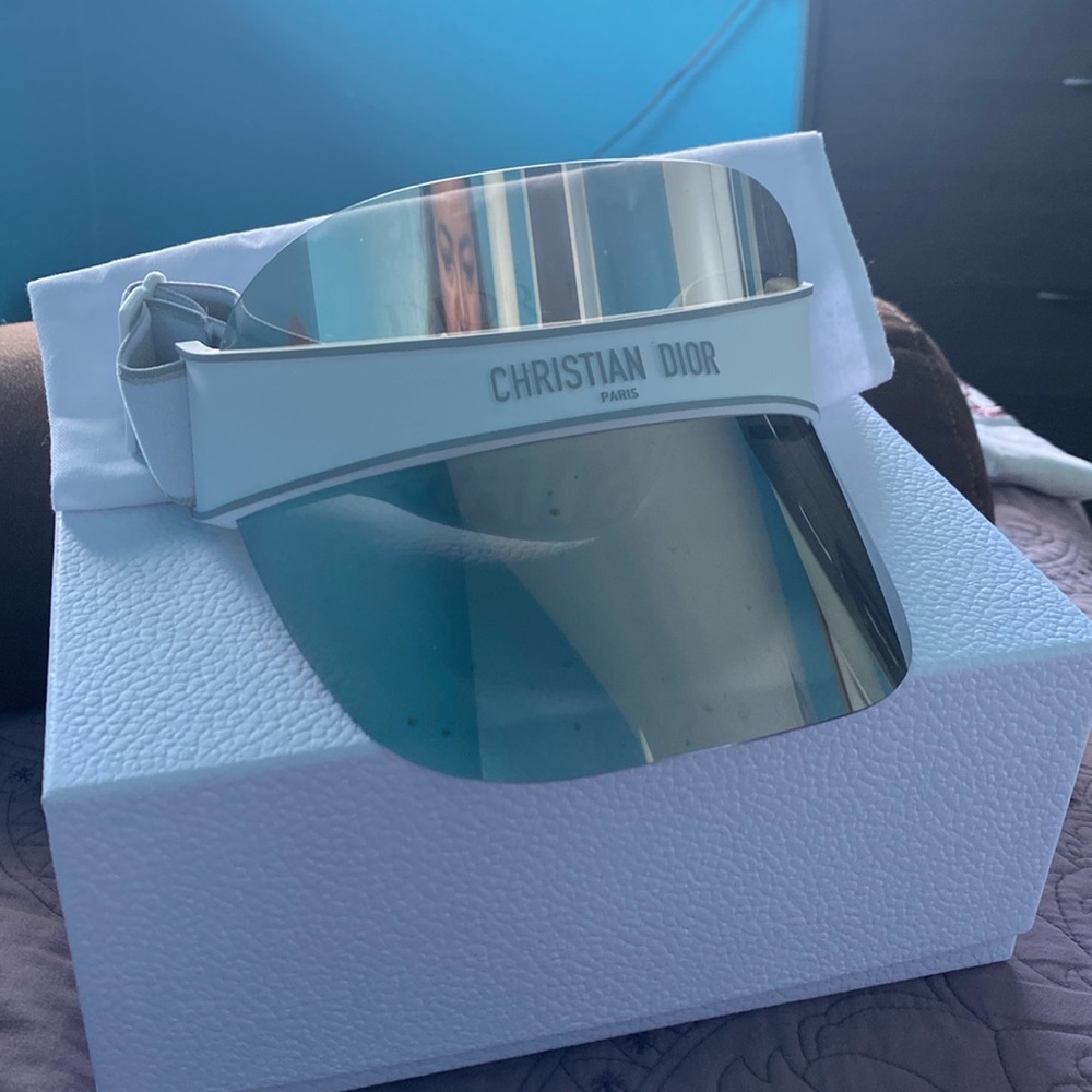 Authentic Dior mirrored visor SOLD OUT ONLINE. Retailed at $700